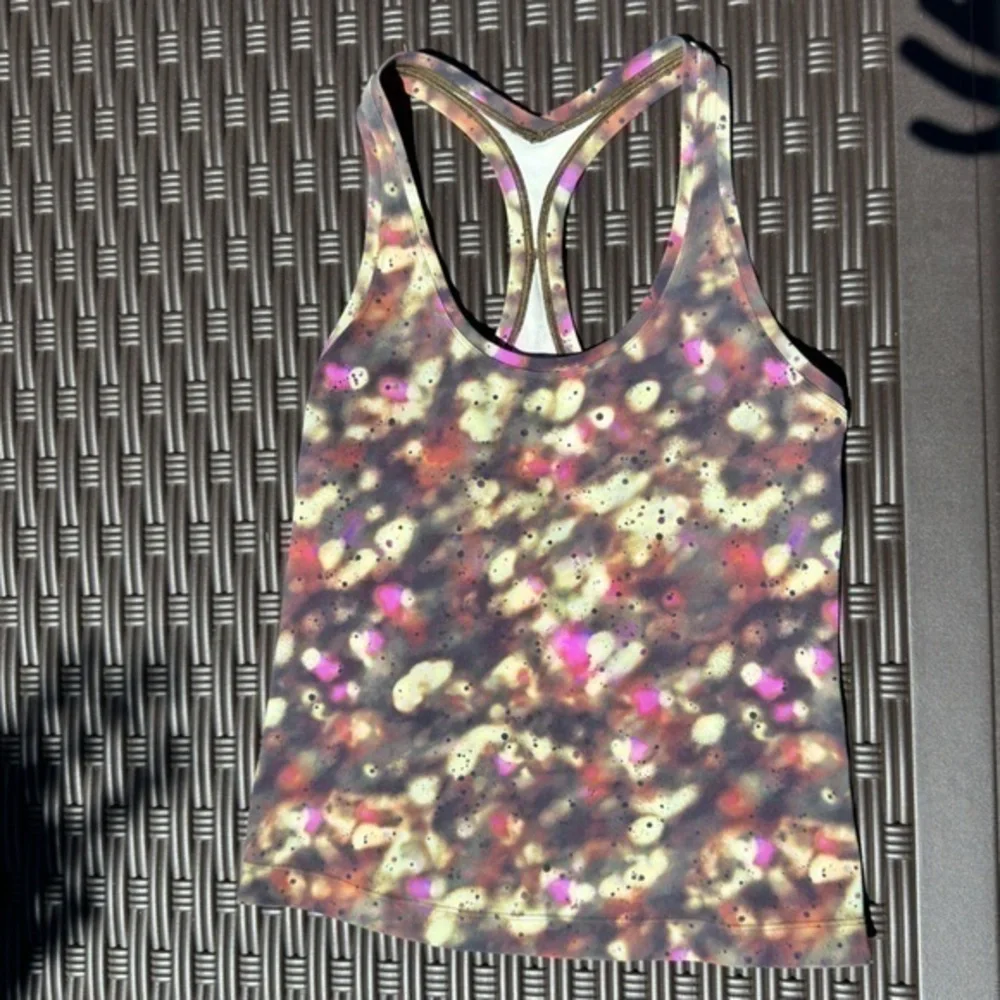 lululemon athletica Women's Cool Racerback Short Tank Top *Nulu‎